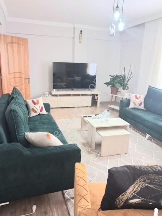 Tuşba Emlaktan Satılık İskanlı Kombili Ara Kat 2+1 Daire — fotoğraf 3