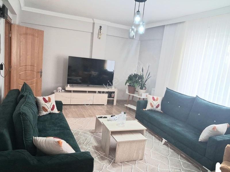 Tuşba Emlaktan Satılık İskanlı Kombili Ara Kat 2+1 Daire — fotoğraf 5