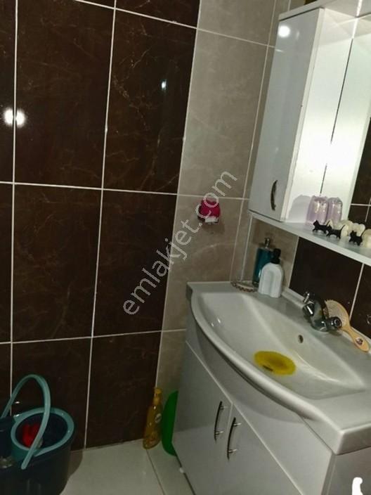 Tuşba Emlaktan Satılık İskanlı Kombili Ara Kat 2+1 Daire — fotoğraf 12