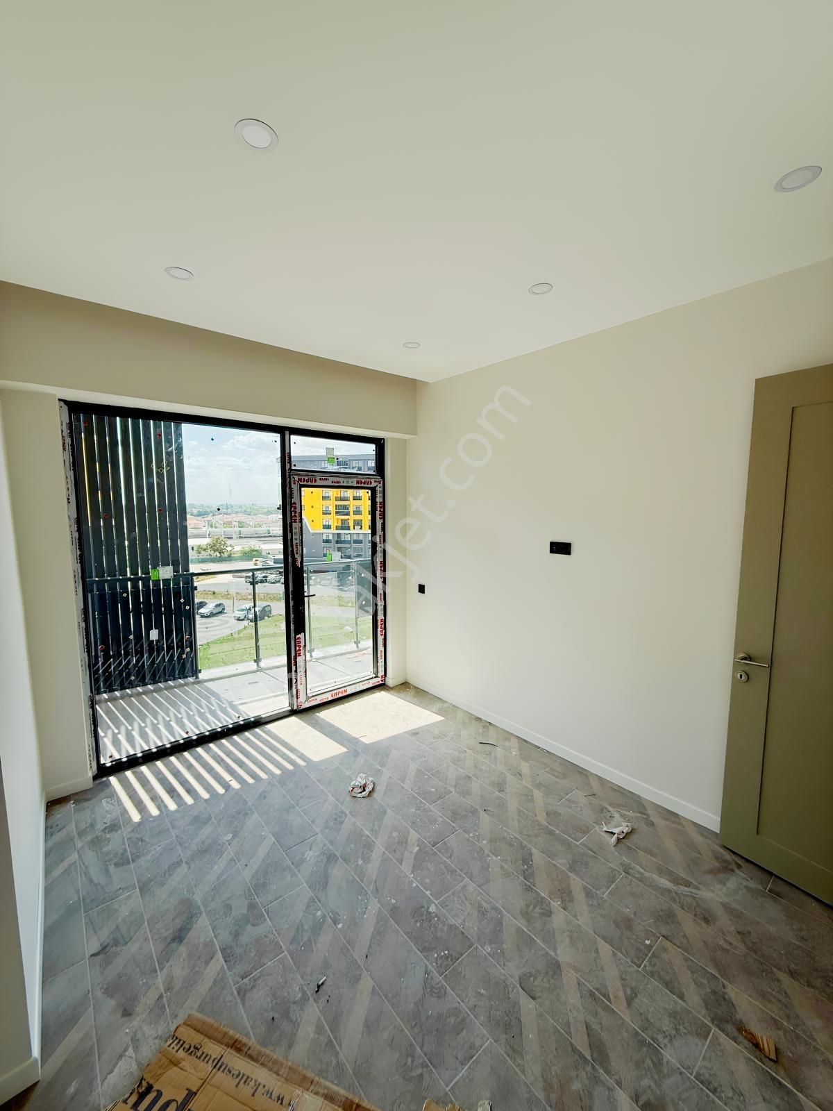 Buluruzdan İstasyon Merkezde Satılık 1+1 — fotoğraf 12