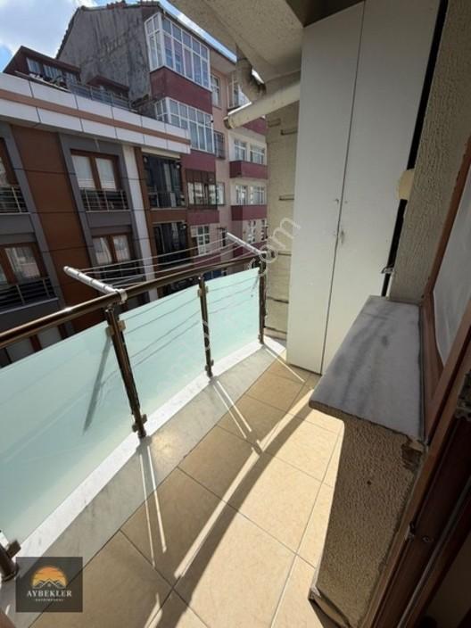 Sefaköy' Merkez'de Metröbüse Çok Yakın Geniş Ferah 1+1 Daire — fotoğraf 12