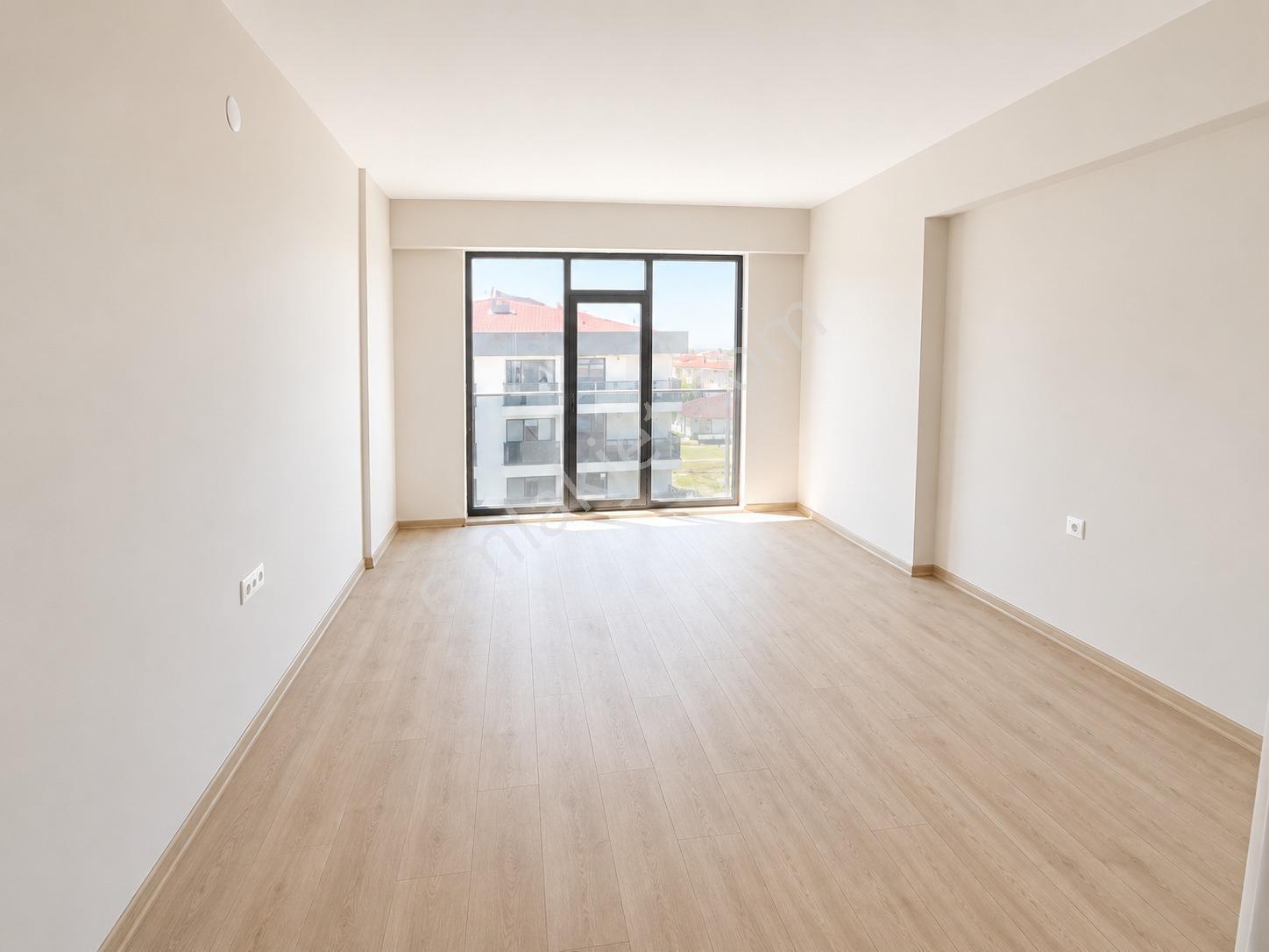 Edirne Kurtuluş Mahallesinde Kapalı Otoparklı Satılık 2+1 Daire — fotoğraf 6