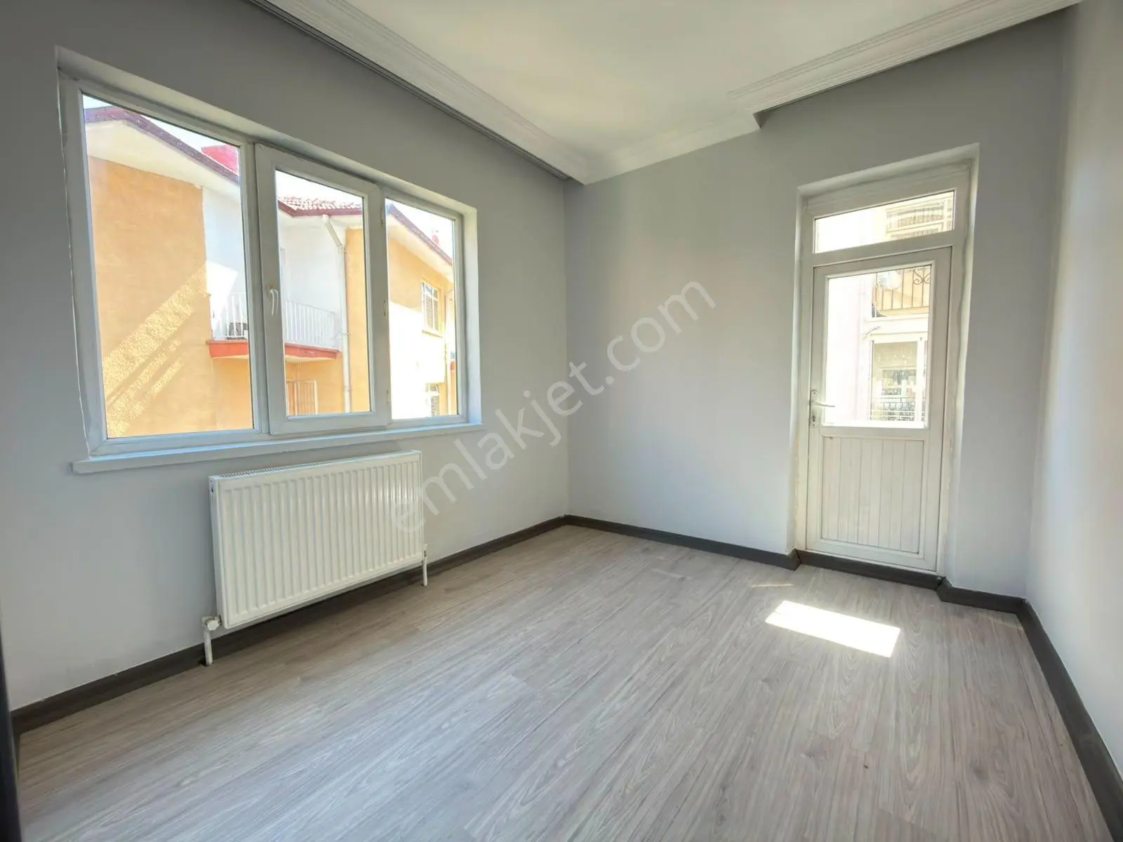 Sanatoryum Cadde Üzeri Ara Katta Full Yapılı Fırsat 2+1 Daire — fotoğraf 42