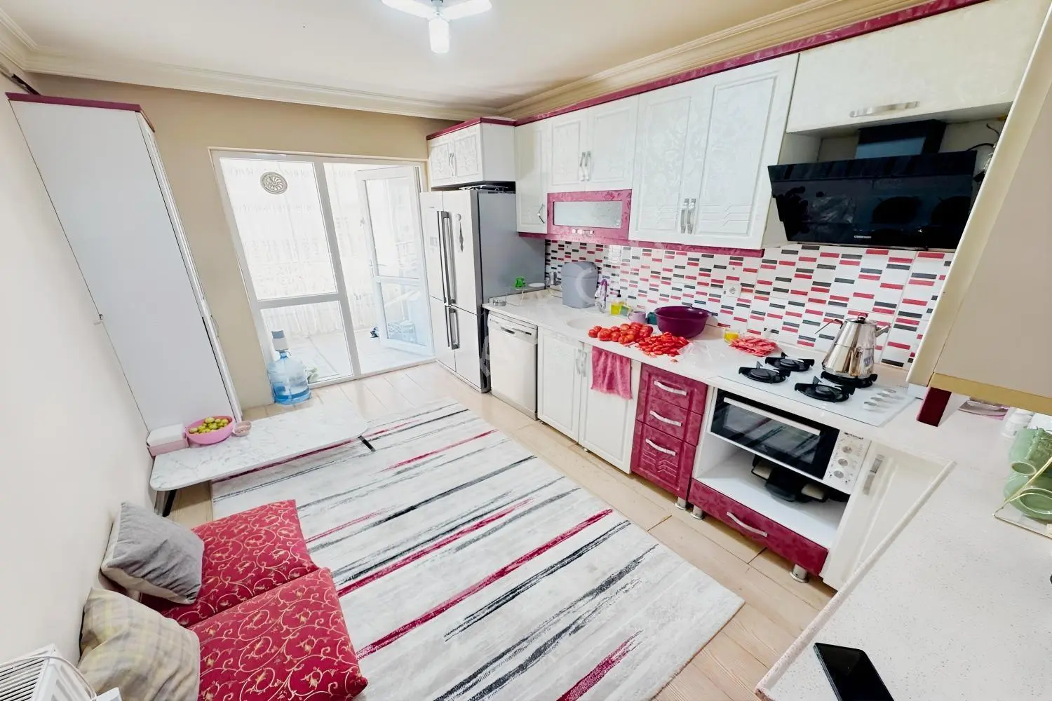 Atapark'ta Caddeye İki Sokak Kat Konumunda Ebv. Banyolu 3+1 — fotoğraf 2