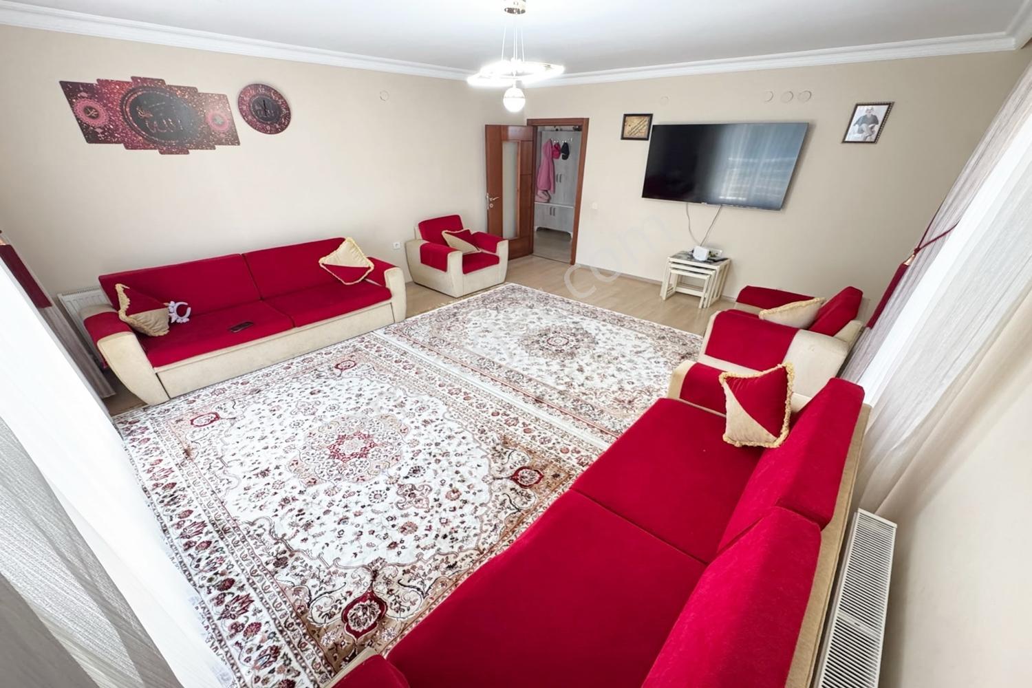 Atapark'ta Caddeye İki Sokak Kat Konumunda Ebv. Banyolu 3+1 — fotoğraf 13