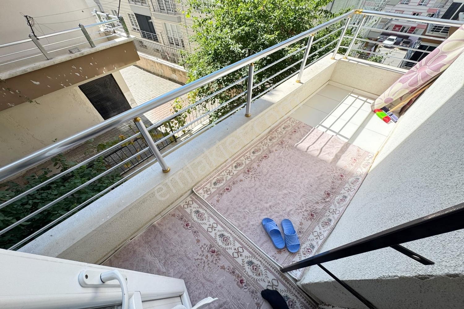 Atapark'ta Caddeye İki Sokak Kat Konumunda Ebv. Banyolu 3+1 — fotoğraf 15