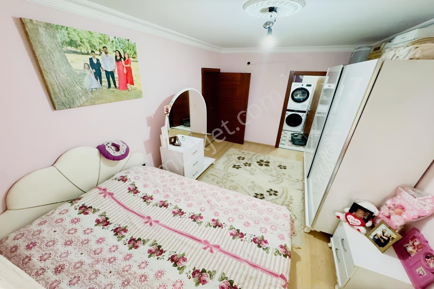 Atapark'ta Caddeye İki Sokak Kat Konumunda Ebv. Banyolu 3+1 — fotoğraf 27