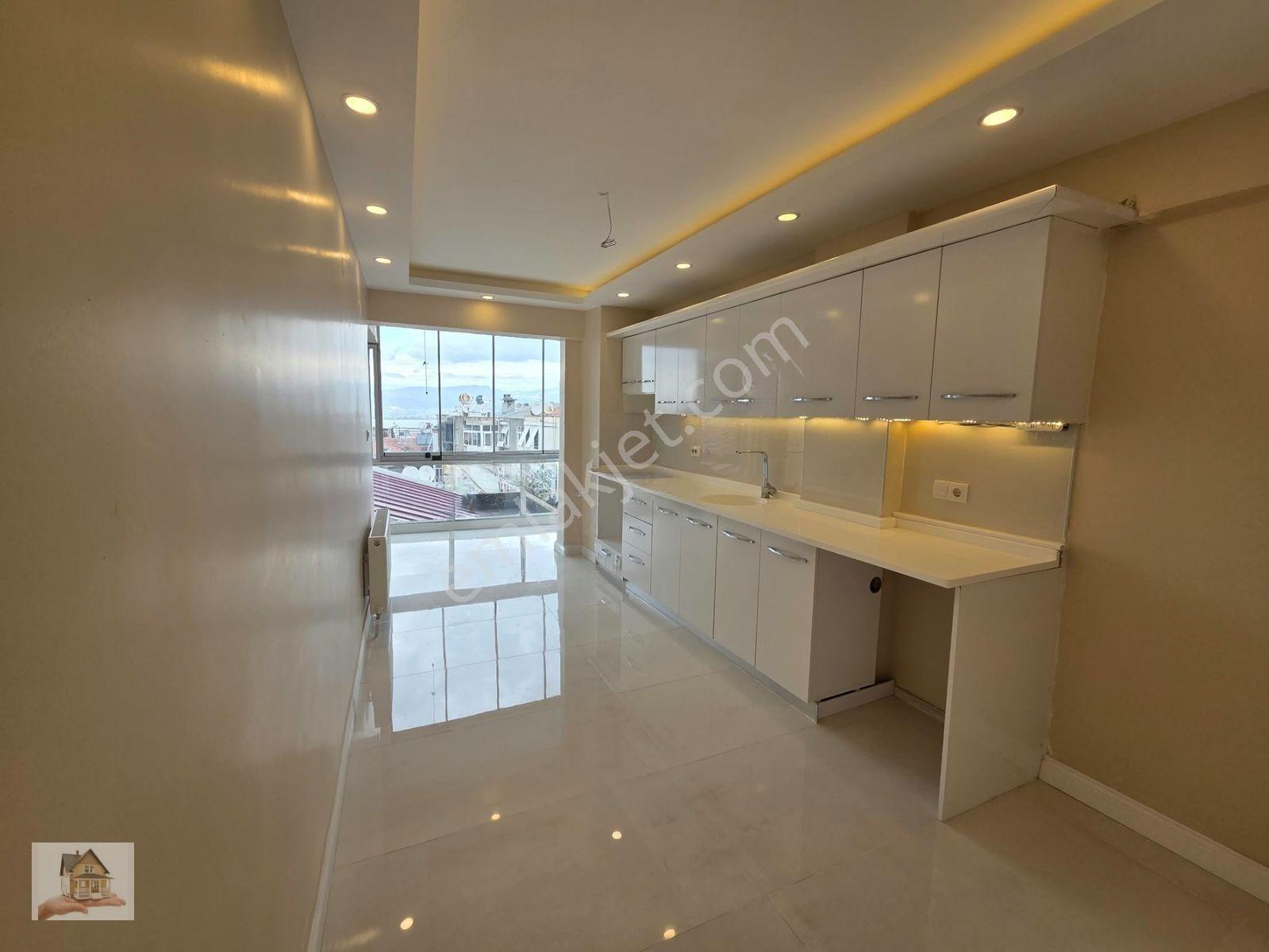 İnönü Caddesinde Üzerinde İçi Ful Yapılı Ara Kat 125M2 Satılık Daire