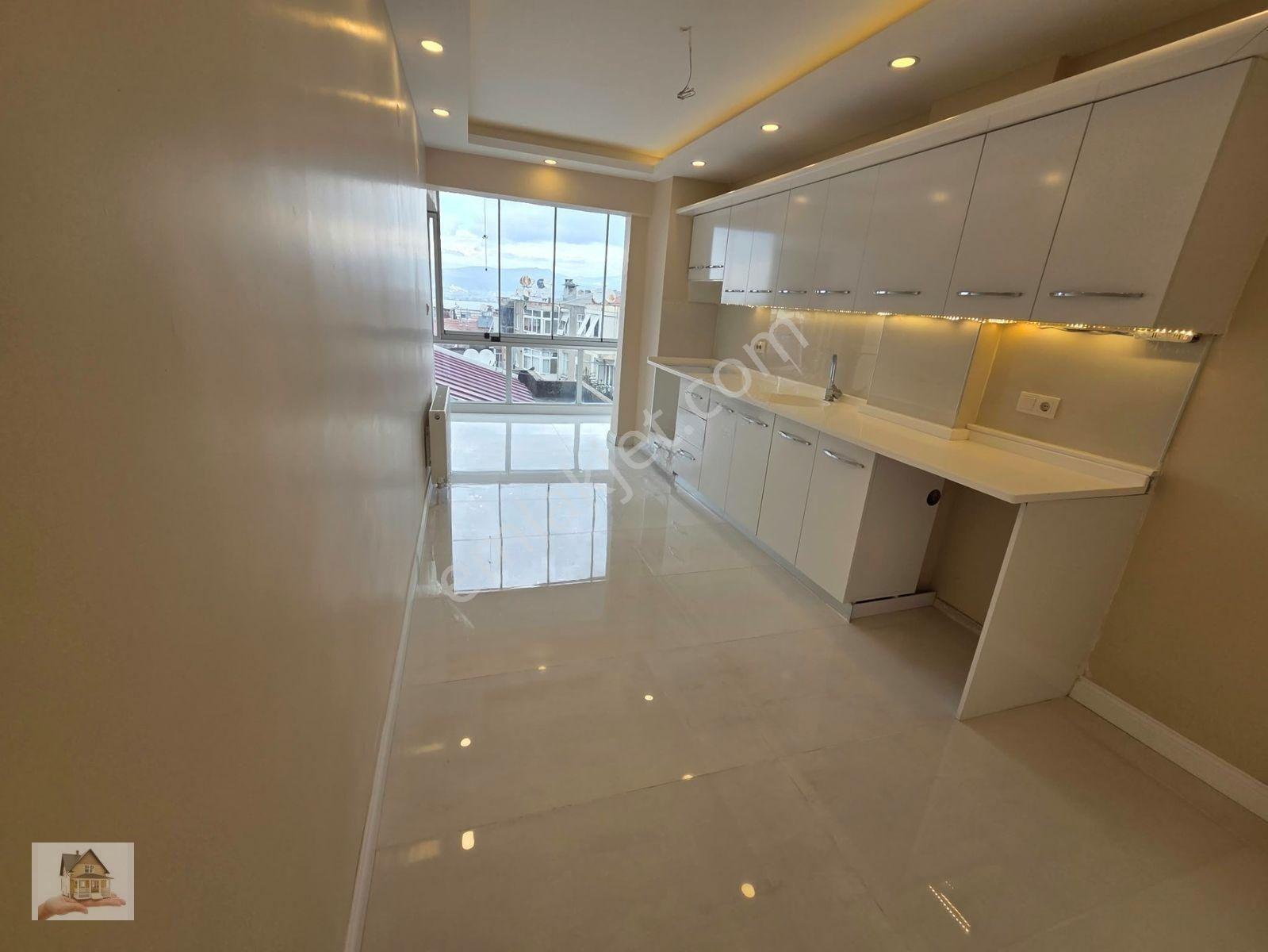 İnönü Caddesinde Üzerinde İçi Ful Yapılı Ara Kat 125m2 Satılık Daire — fotoğraf 2