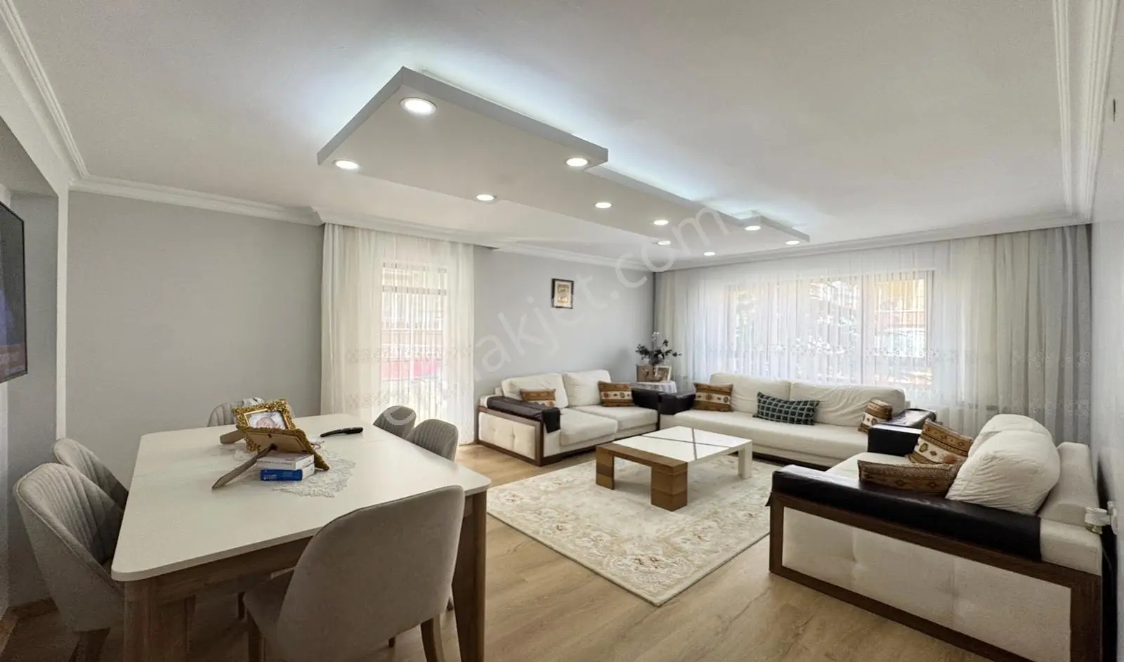 Kuşcağız Günsazak Cadde Yakını Katta Full+full Yapılı Ön Cephe — fotoğraf 2