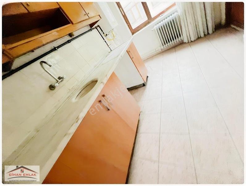 Cihandan Esentepe Mah Ragıp Tüzün Cadde Üzeri 3+1 Satlık Daire — fotoğraf 4