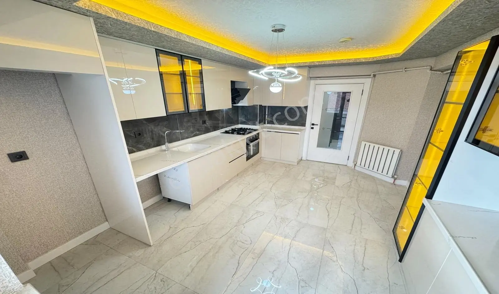 Kuşcağız'da Asansörlü Full+full Lüx Yapılı Göz Alıcı 3+1 Daire — fotoğraf 4