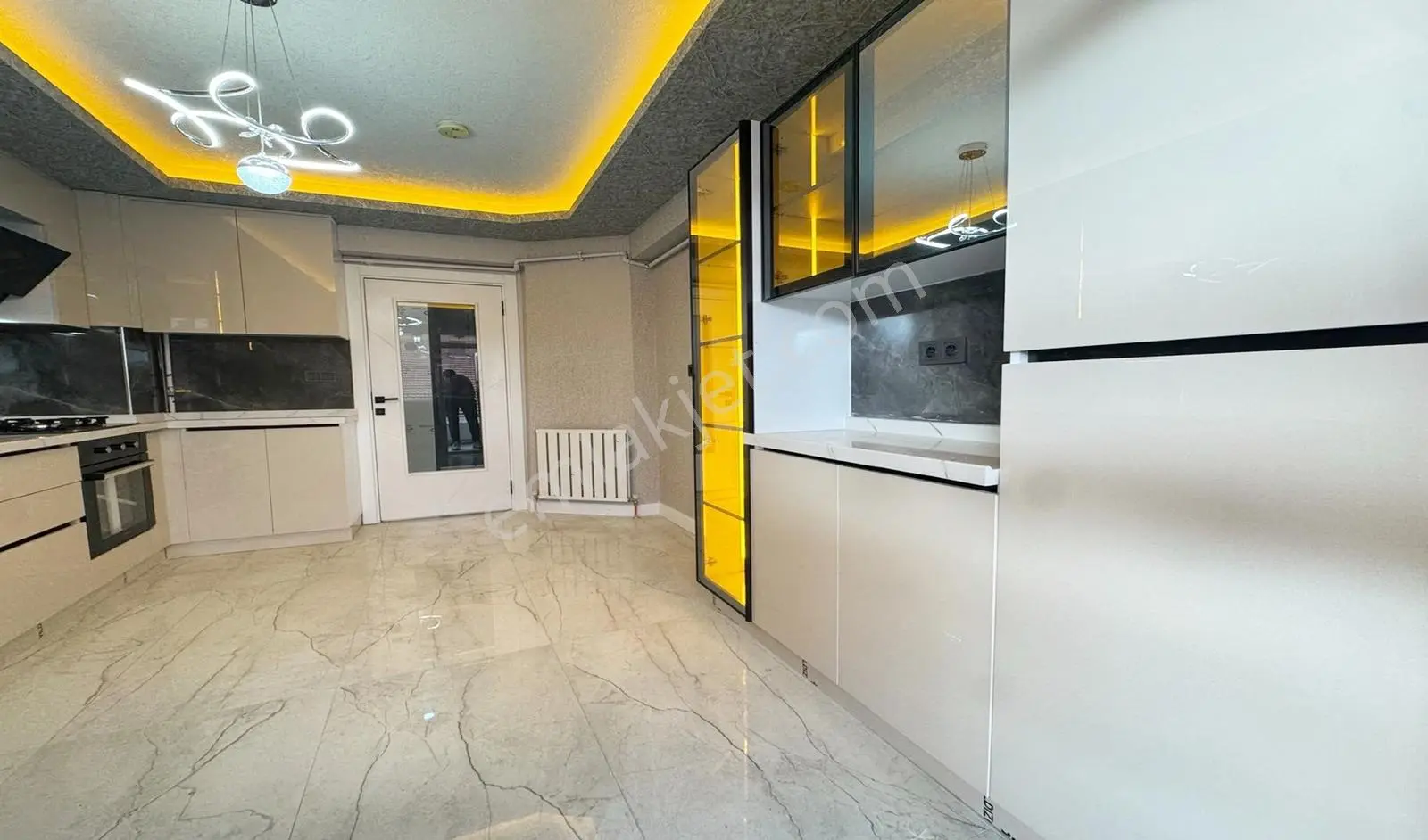 Kuşcağız'da Asansörlü Full+full Lüx Yapılı Göz Alıcı 3+1 Daire — fotoğraf 5