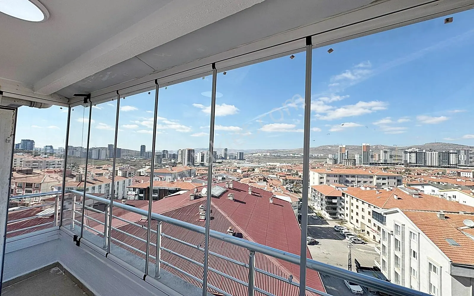 Atapark'ta Ovacık Manzaralı 3+1 Katta 125 M2 Emsalsiz Daire — fotoğraf 2