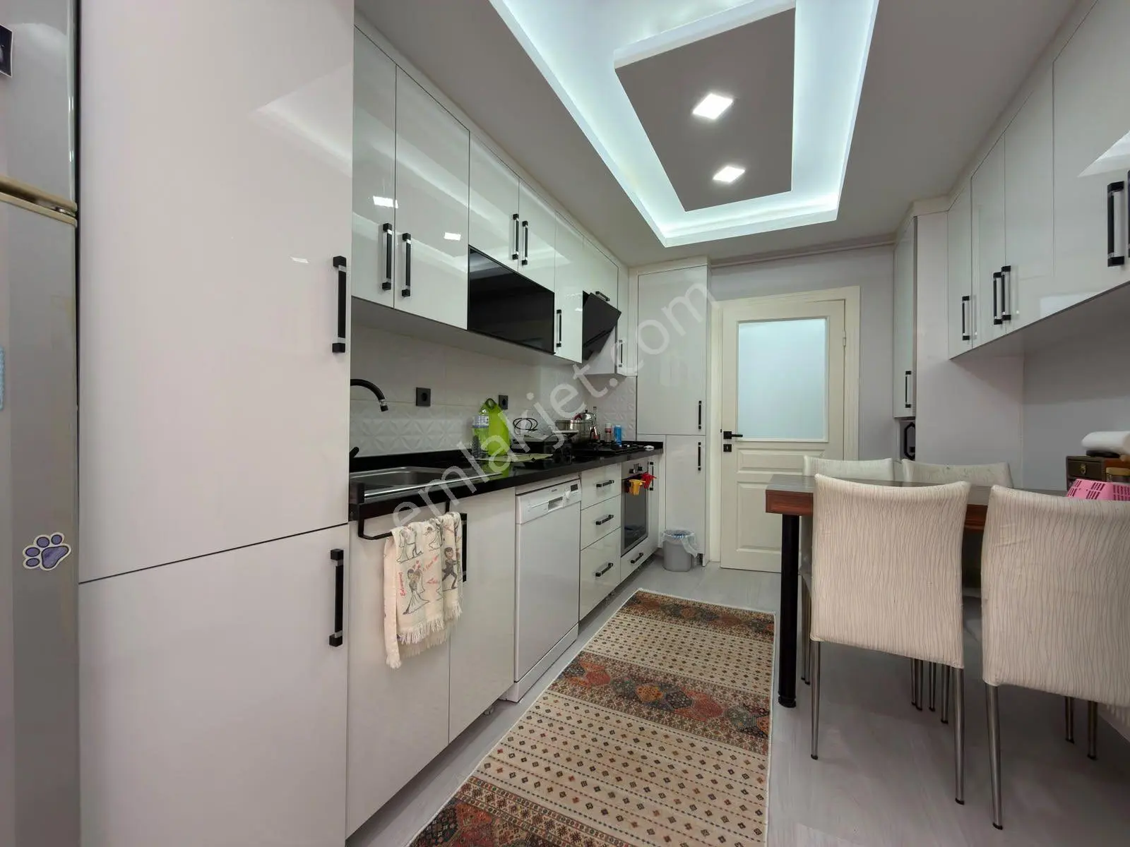 Kariyerden Ayvalıda Kök Tapu Bağımsız 3+1 Full Yapılı Asansörlü — fotoğraf 4
