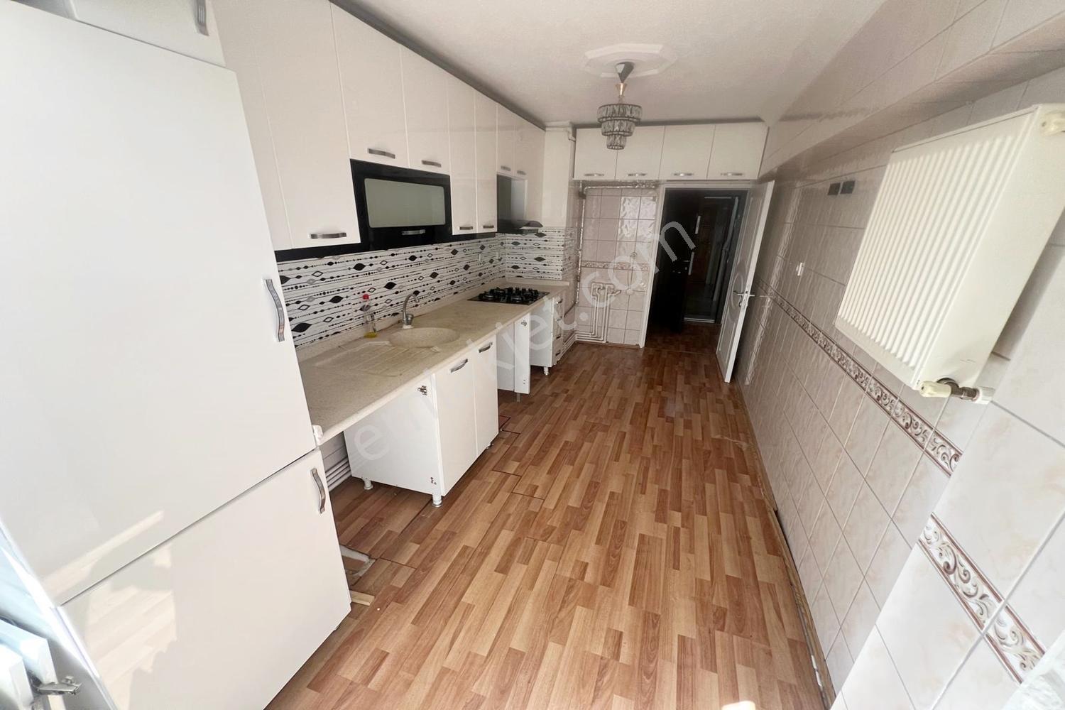 Kuşcağız Kartaltepe Cadde Dibi Ara Kat Ön Cephe Kupon 3+1 Daire — fotoğraf 4