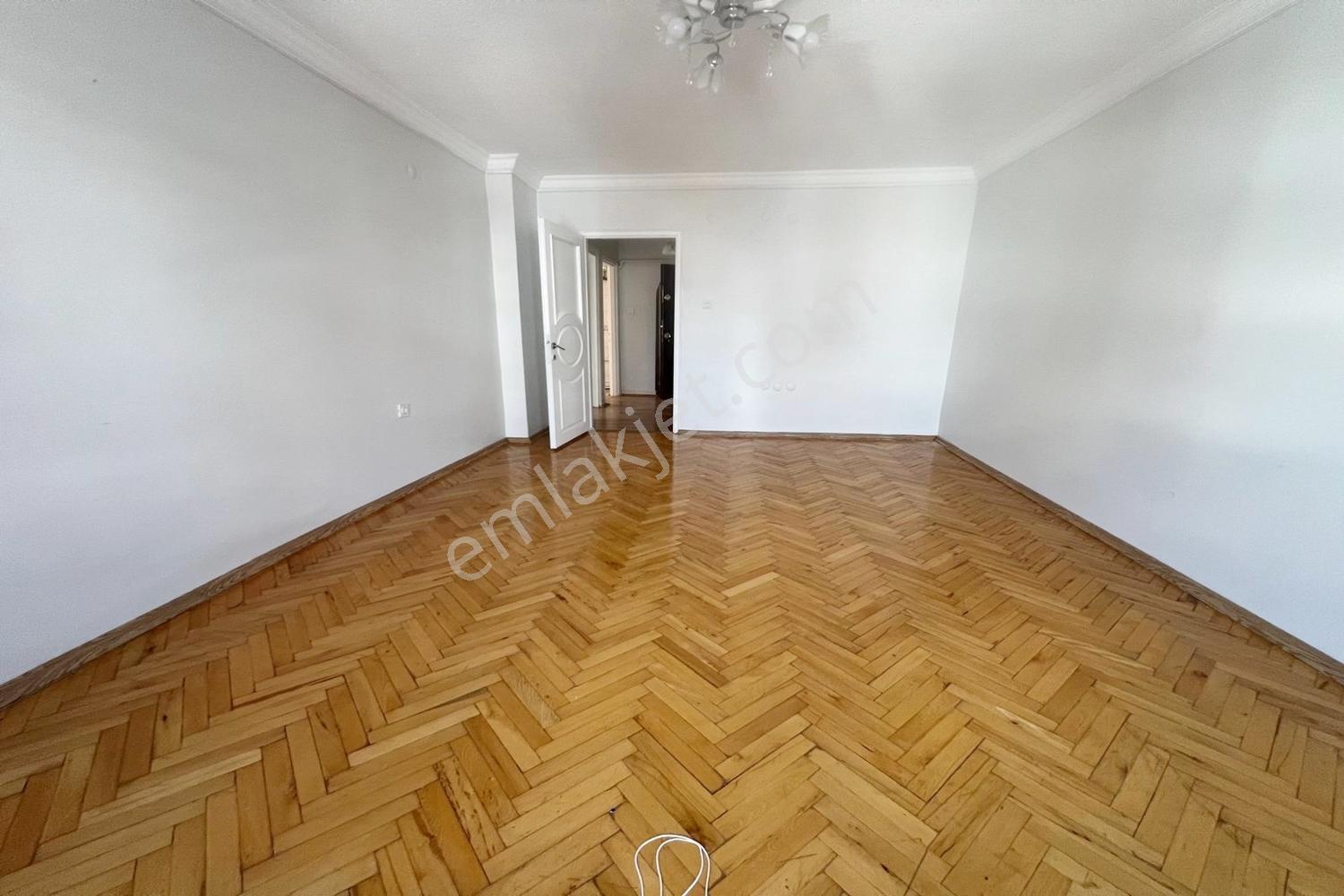 Kuşcağız Kartaltepe Cadde Dibi Ara Kat Ön Cephe Kupon 3+1 Daire — fotoğraf 9