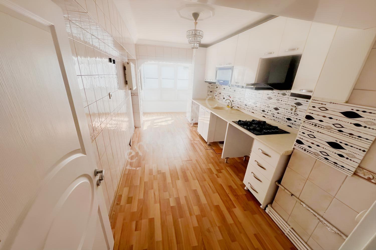 Kuşcağız Kartaltepe Cadde Dibi Ara Kat Ön Cephe Kupon 3+1 Daire — fotoğraf 27