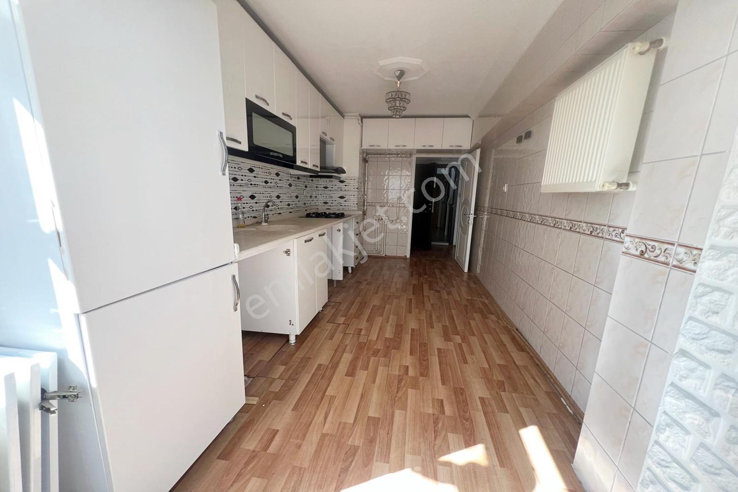 Kuşcağız Kartaltepe Cadde Dibi Ara Kat Ön Cephe Kupon 3+1 Daire — fotoğraf 31