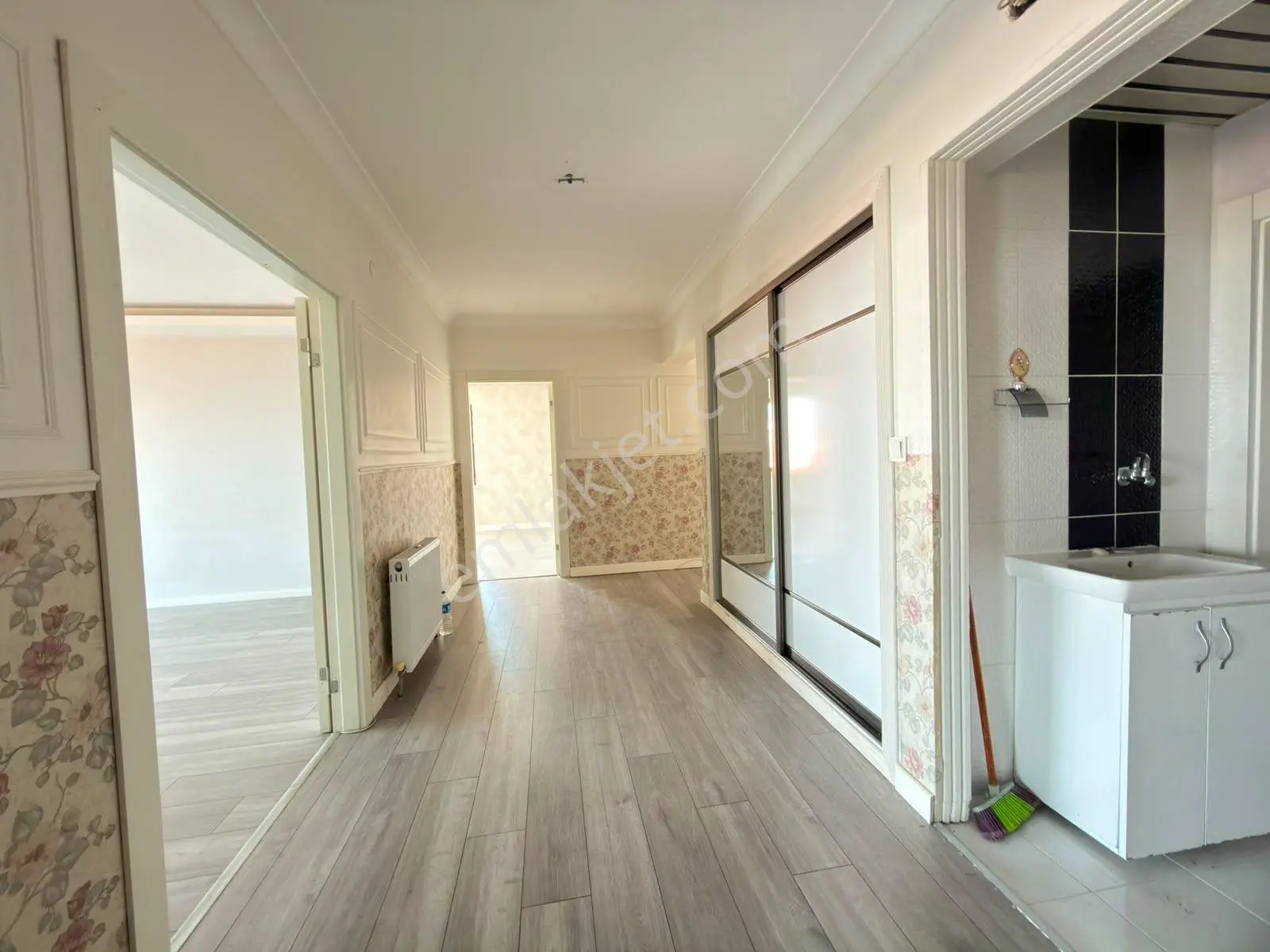 Kariyer'den Site İçinde Yüksek Katta Balkonlu Manzara 3+1 Daire — fotoğraf 43