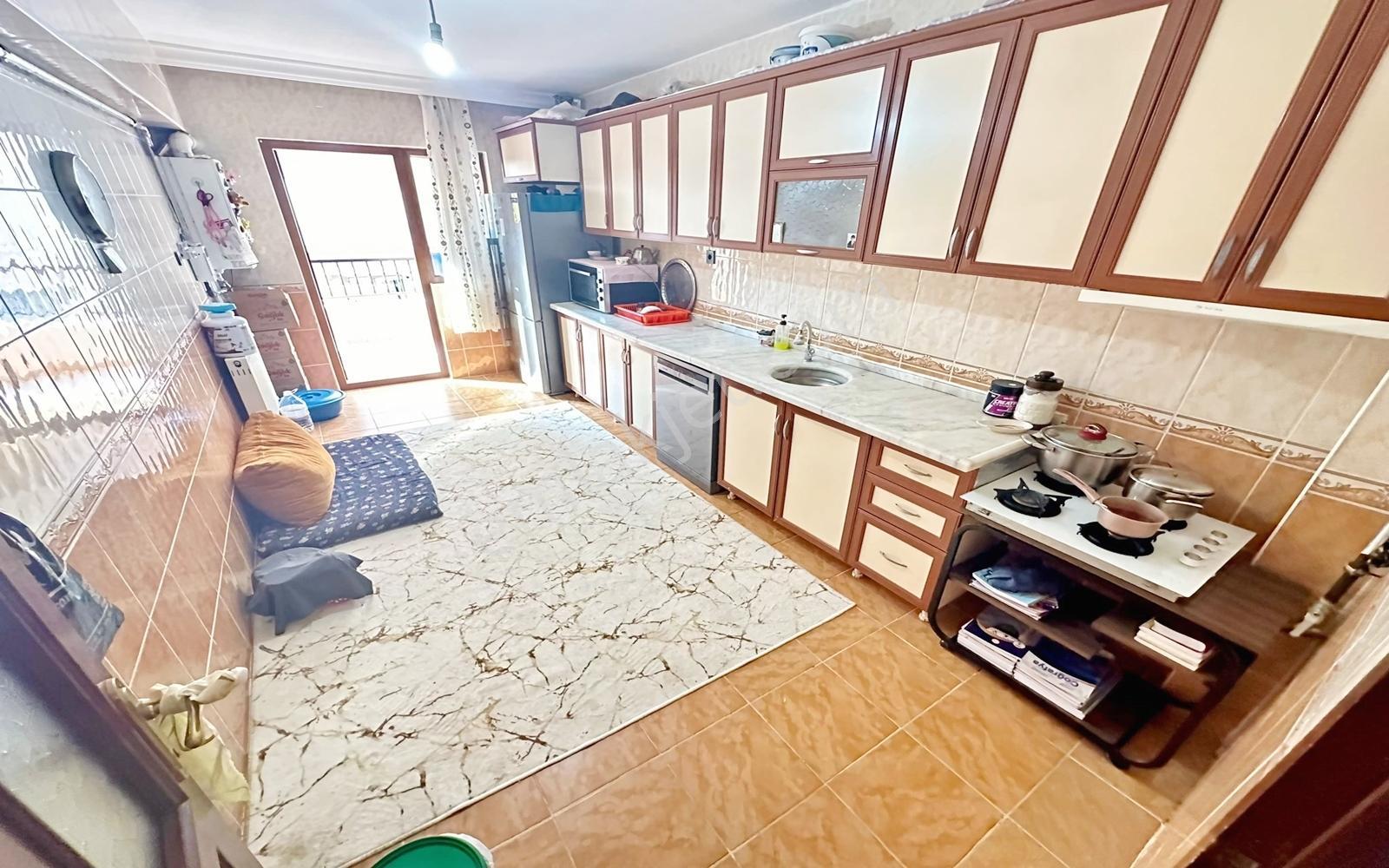 Atapark'ta Aşık Veysel Cadde Üzeri Geniş M² Ara Kat 3+1 Daire — fotoğraf 3