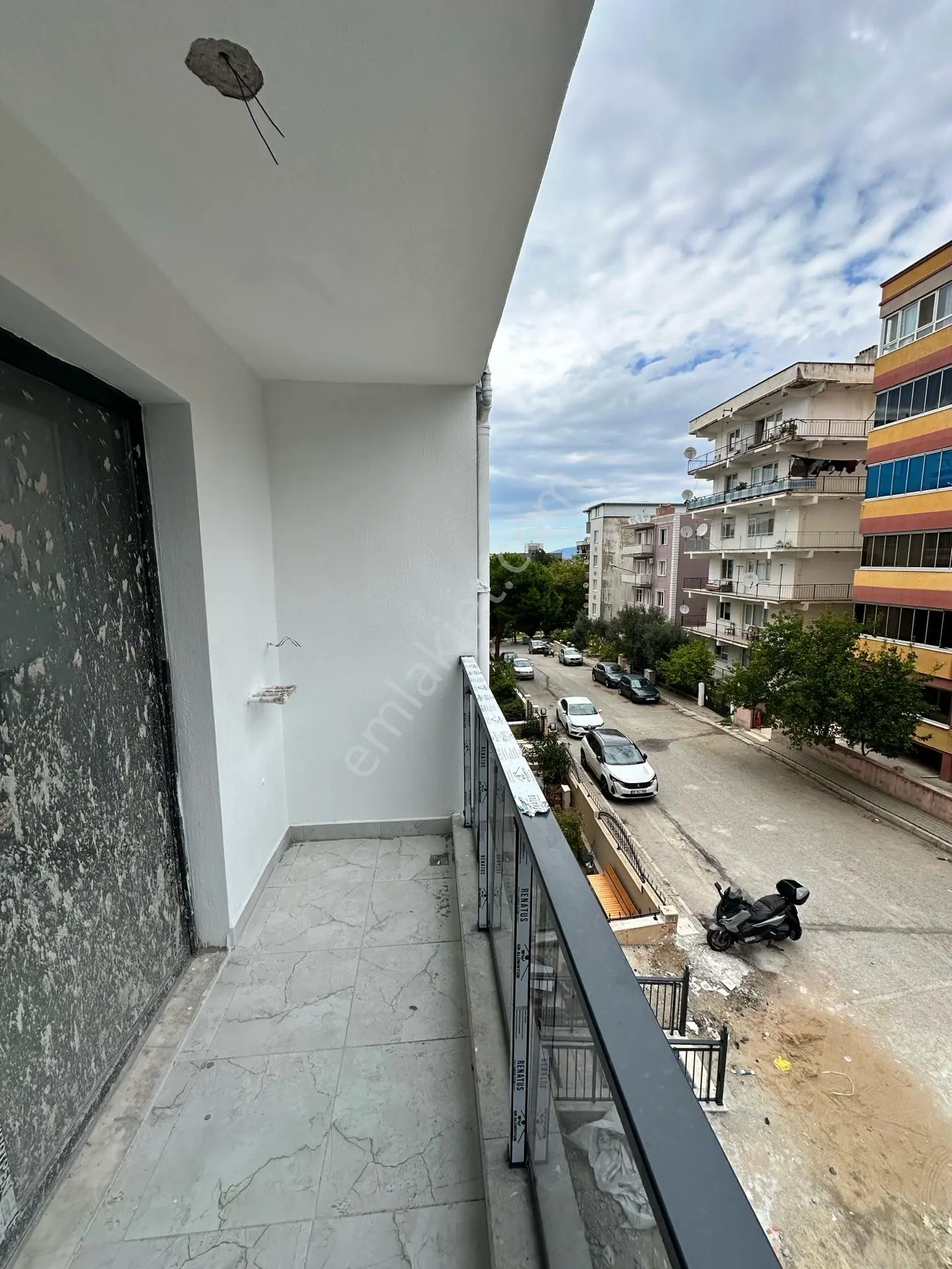 Uyar Gayrimenkulden Aliağa Merkezde Satılık 1+1 Daire — fotoğraf 6