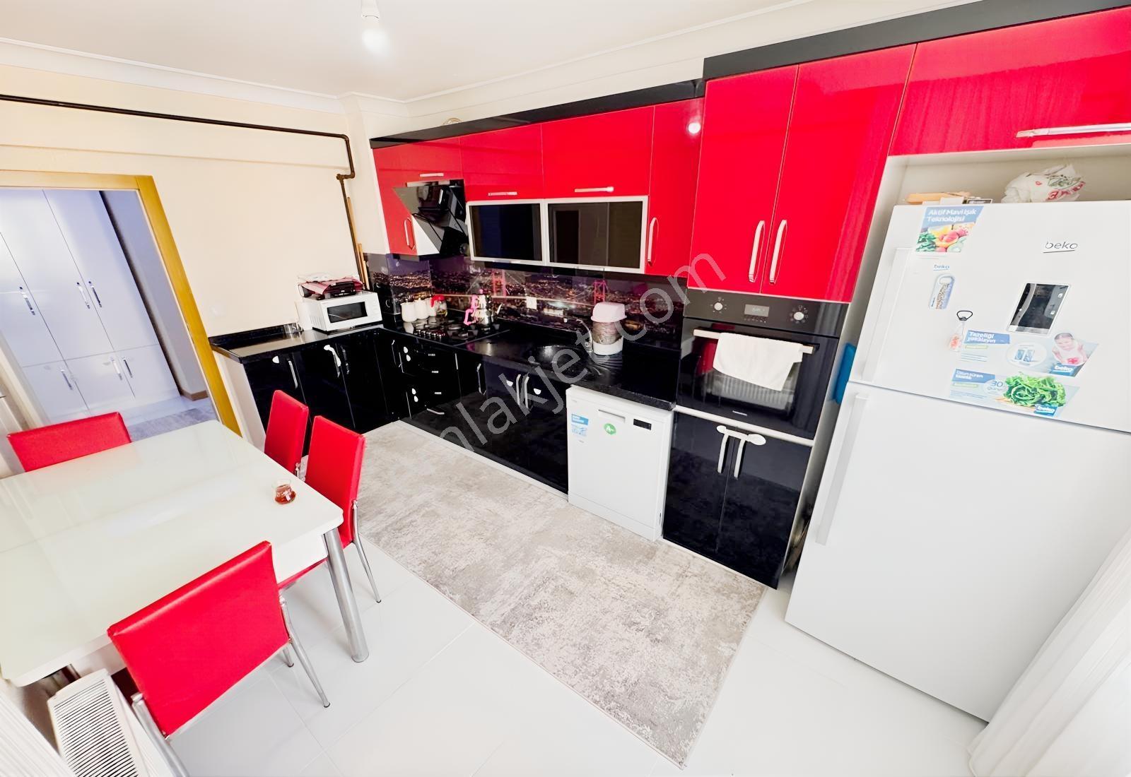 Yükseltepe'de Ön Cephe Full+full Yapılı Teras Balkonlu 3+1 Daire — fotoğraf 5