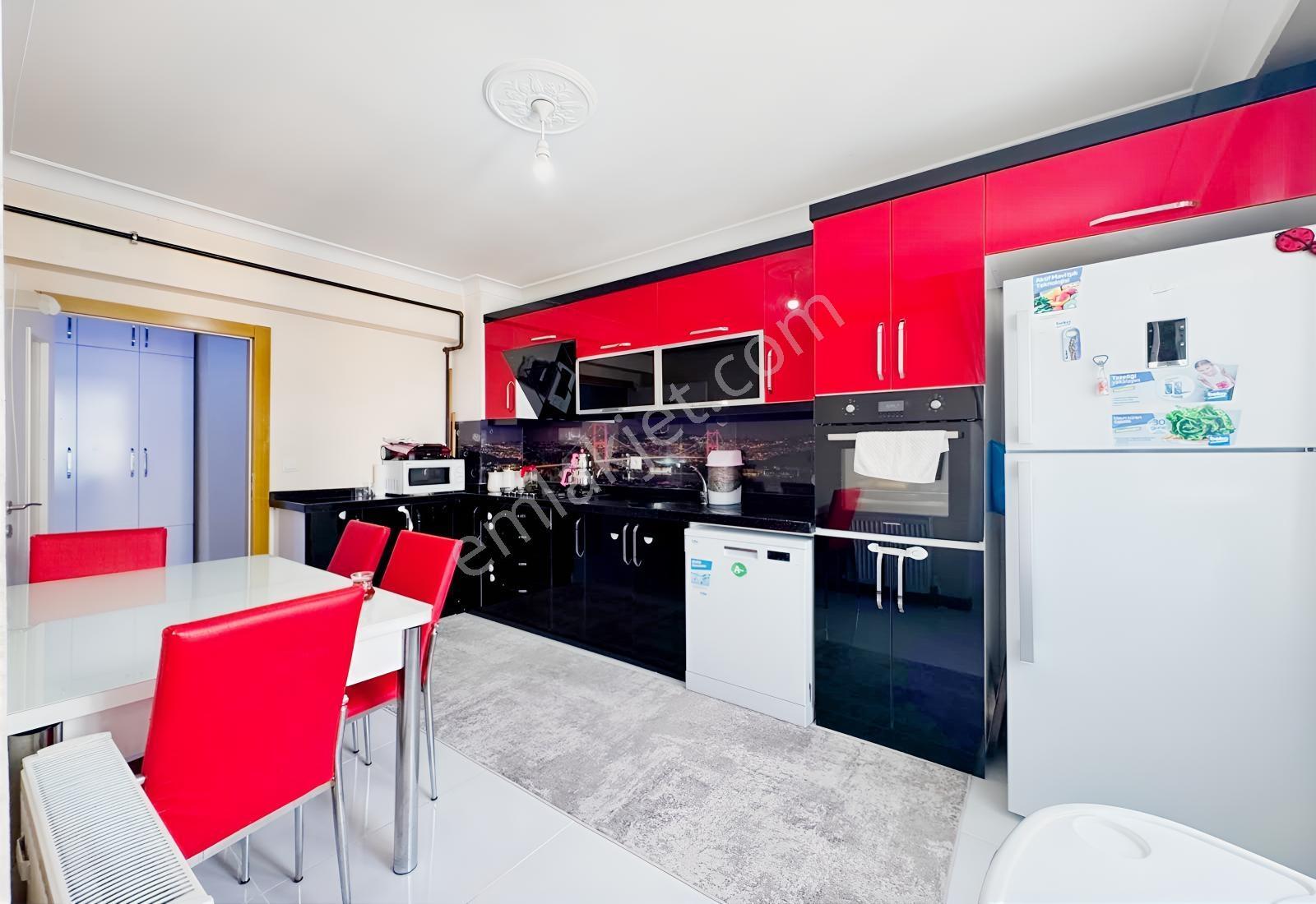Yükseltepe'de Ön Cephe Full+full Yapılı Teras Balkonlu 3+1 Daire — fotoğraf 6