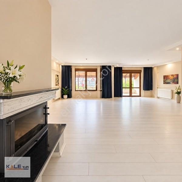 Bahçeşehir Site İçerisinde 5+2 Havuz Cephe Satılık Villa — fotoğraf 3
