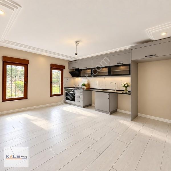 Bahçeşehir Site İçerisinde 5+2 Havuz Cephe Satılık Villa — fotoğraf 6