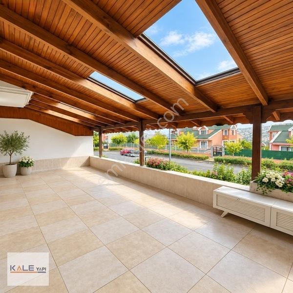 Bahçeşehir Site İçerisinde 5+2 Havuz Cephe Satılık Villa — fotoğraf 7