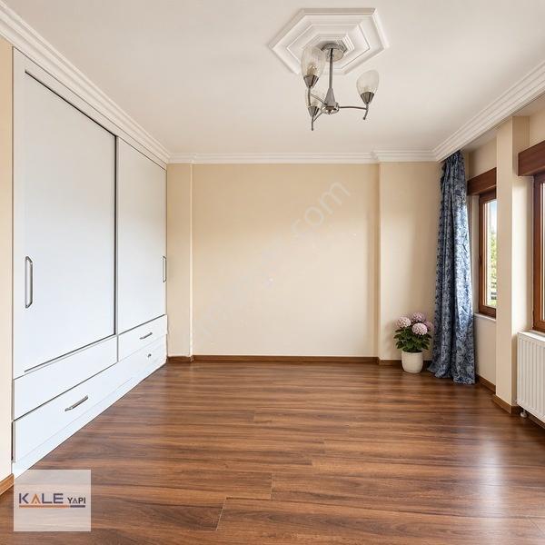 Bahçeşehir Site İçerisinde 5+2 Havuz Cephe Satılık Villa — fotoğraf 11