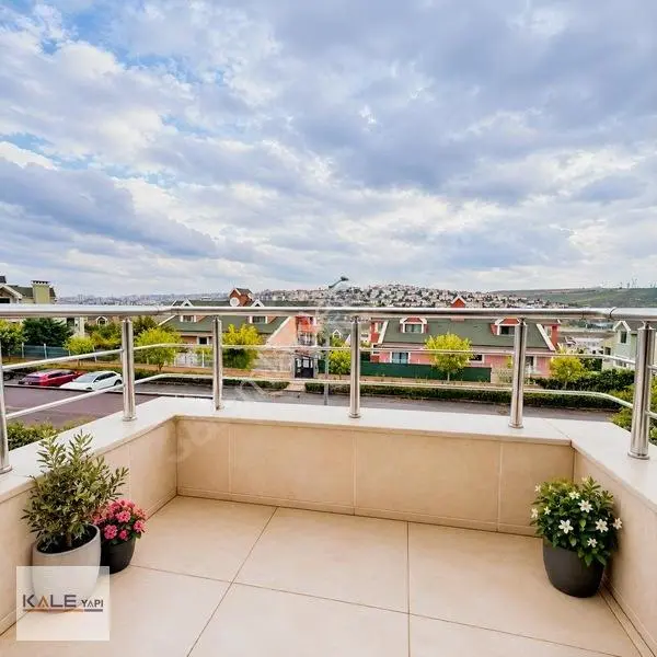 Bahçeşehir Site İçerisinde 5+2 Havuz Cephe Satılık Villa — fotoğraf 12