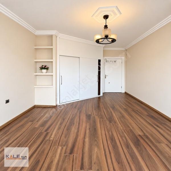 Bahçeşehir Site İçerisinde 5+2 Havuz Cephe Satılık Villa — fotoğraf 14