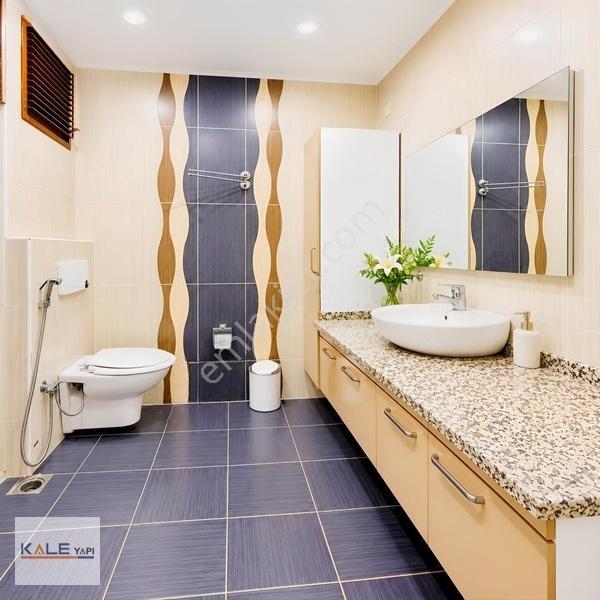 Bahçeşehir Site İçerisinde 5+2 Havuz Cephe Satılık Villa — fotoğraf 15