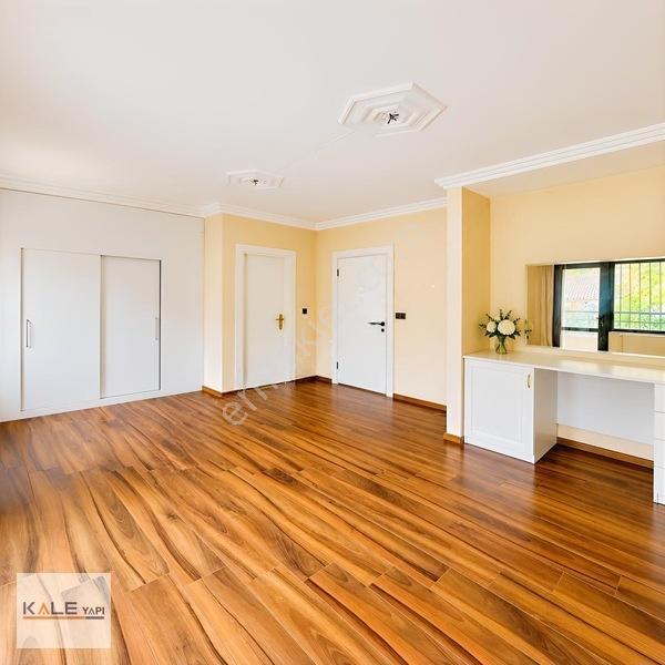 Bahçeşehir Site İçerisinde 5+2 Havuz Cephe Satılık Villa — fotoğraf 17