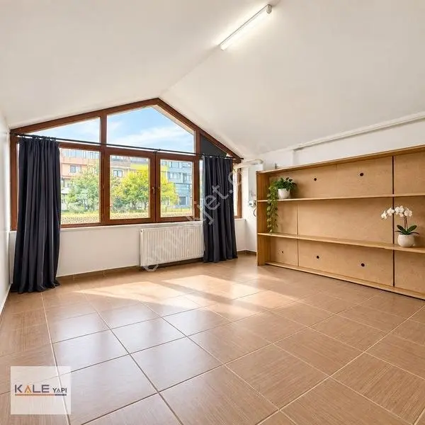 Bahçeşehir Site İçerisinde 5+2 Havuz Cephe Satılık Villa — fotoğraf 24