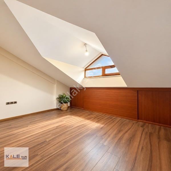 Bahçeşehir Site İçerisinde 5+2 Havuz Cephe Satılık Villa — fotoğraf 30