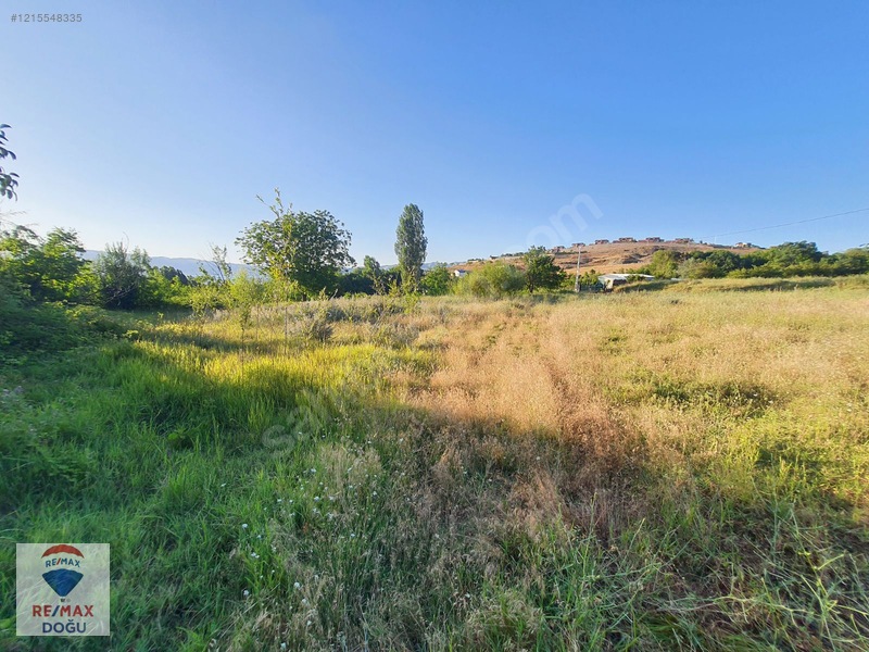 Remax Doğu'dan İçme Köyünde Resmi Yola 3 Cepheli Satılık Tarla