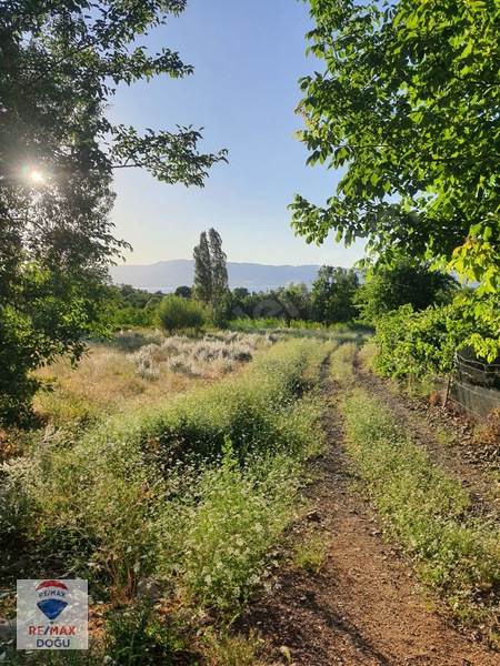 Remax Doğu'dan İçme Köyünde Resmi Yola 3 Cepheli Satılık Tarla — fotoğraf 13