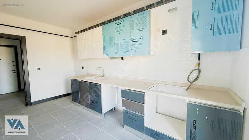 Aliağa Toki'de 3+1 125 M2 Kiralık Ara Kat Daire — fotoğraf 5