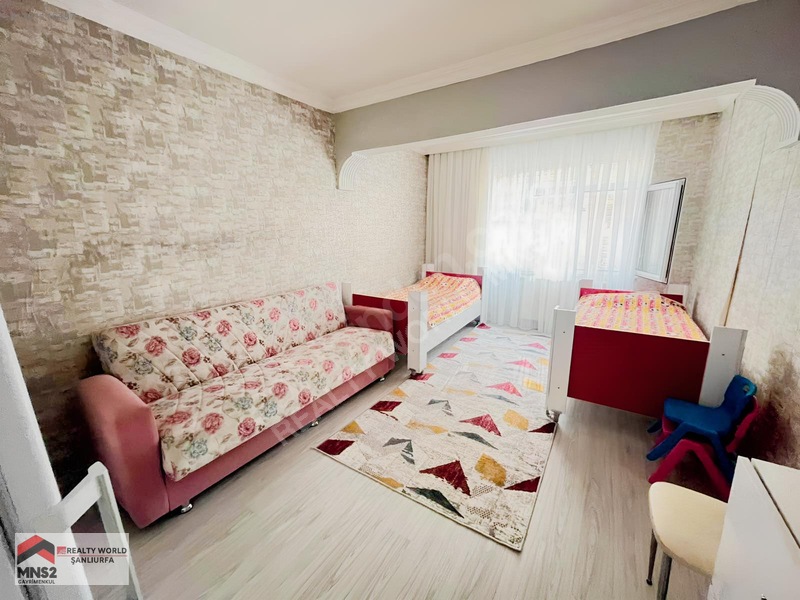 Rw Mns2 Ahmet Göncü Den Ertuğrul Gazi De Bahçeli Büyük 2+1 — fotoğraf 5