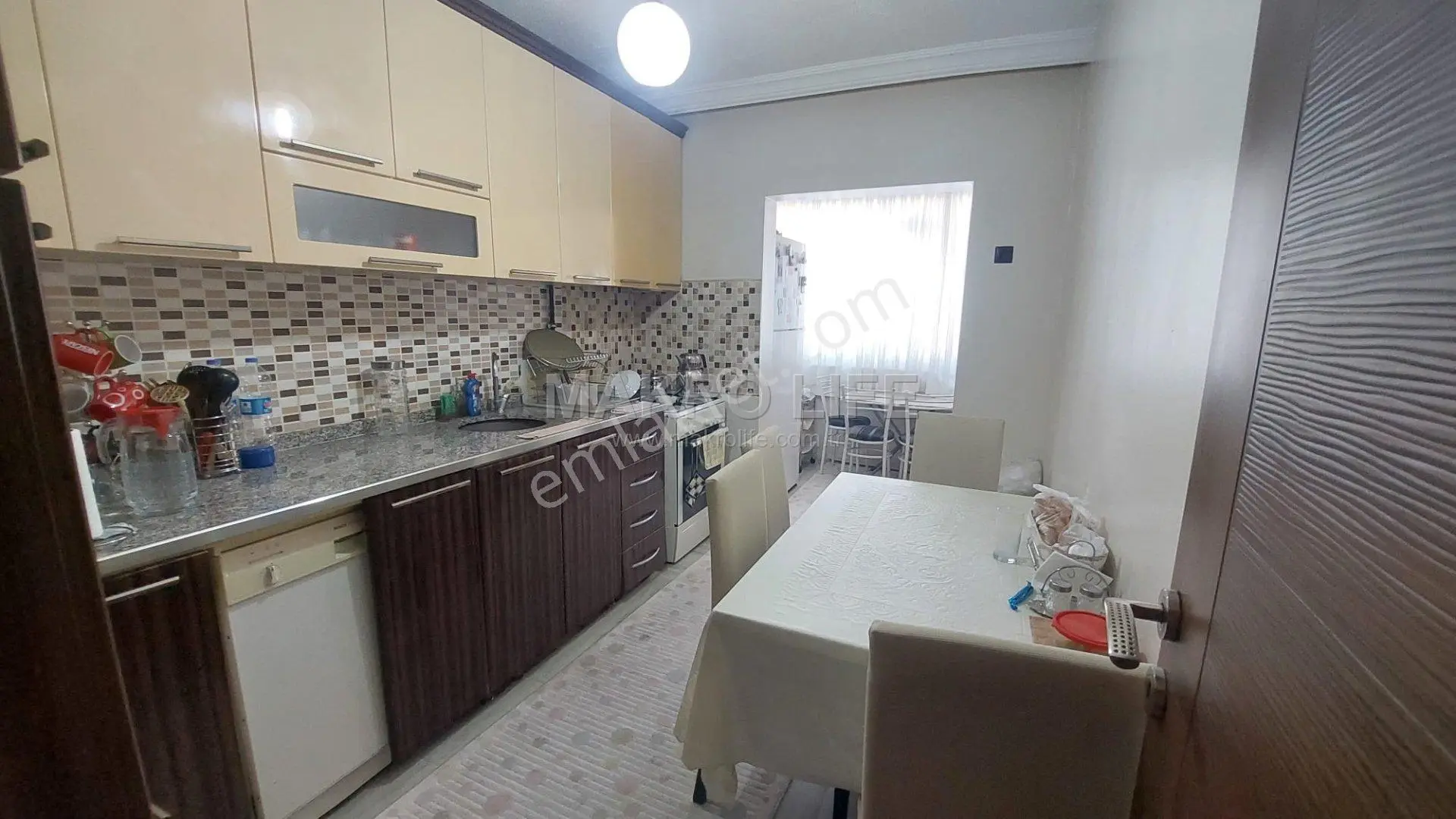Seyrantepe Toplu Konut'ta Satılık 3+1 Fırsat Arakat Daire — fotoğraf 3
