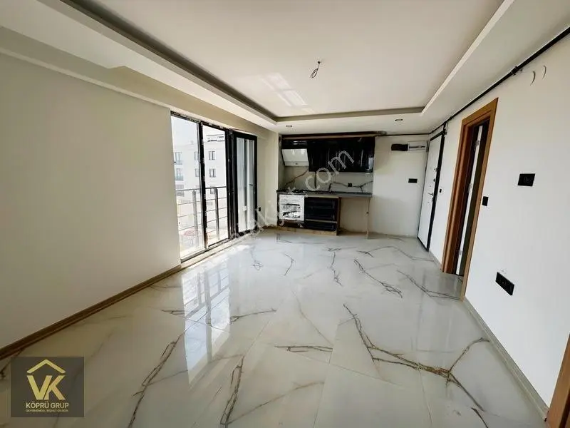 Vk Köprü Grup'Tan Deniz Manzaralı 15.000 Tl Kiracılı Satılık 1+1