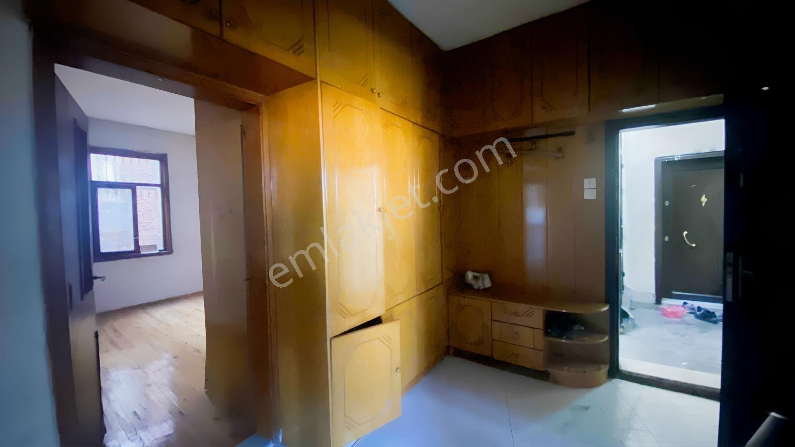 Çarşı Merkezi Konumda 3+1 Satılık Daire — fotoğraf 5