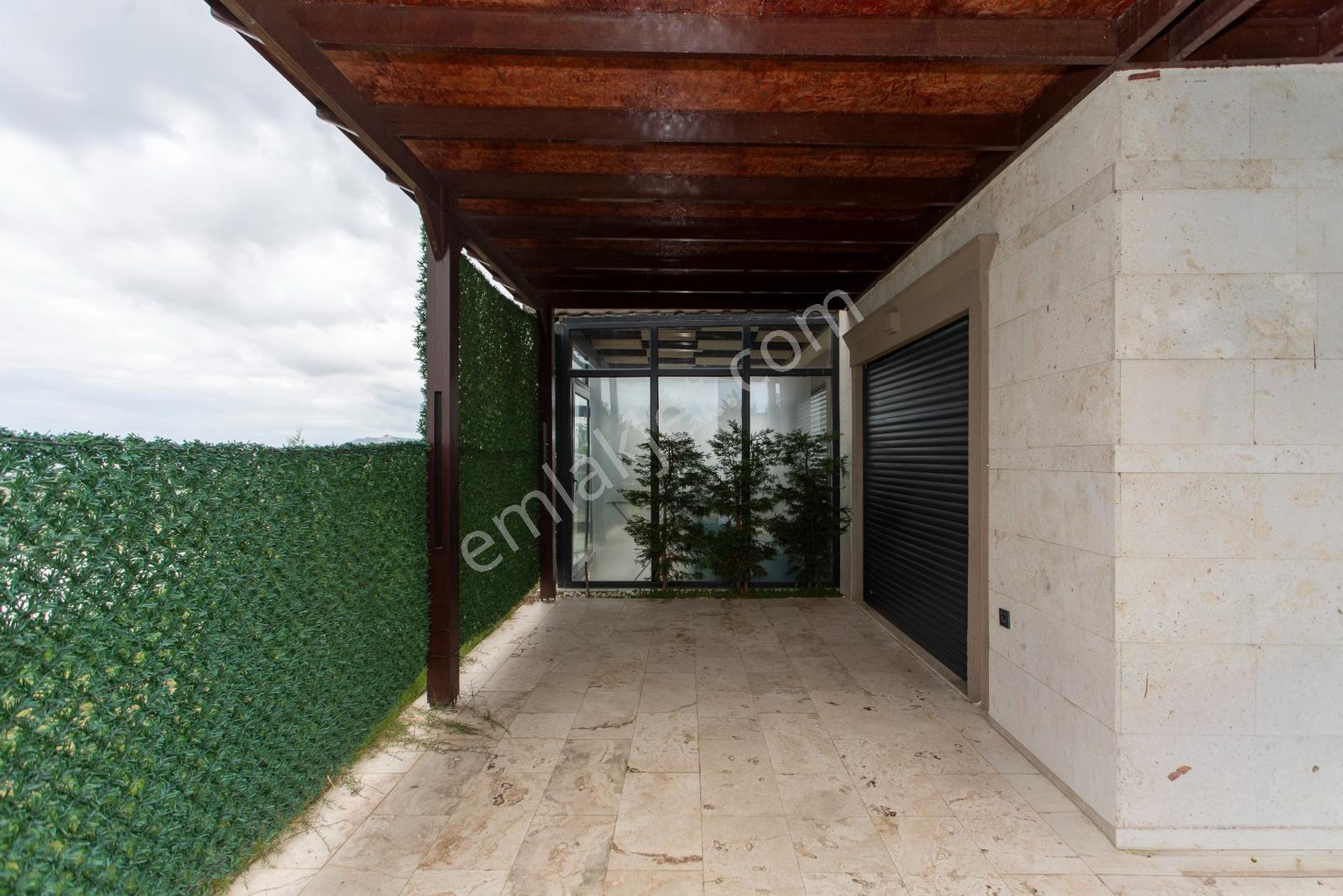 Foça Foçaköyde Havuzlu Butik Site İçerisinde Satılık 2+2 Villa — fotoğraf 6
