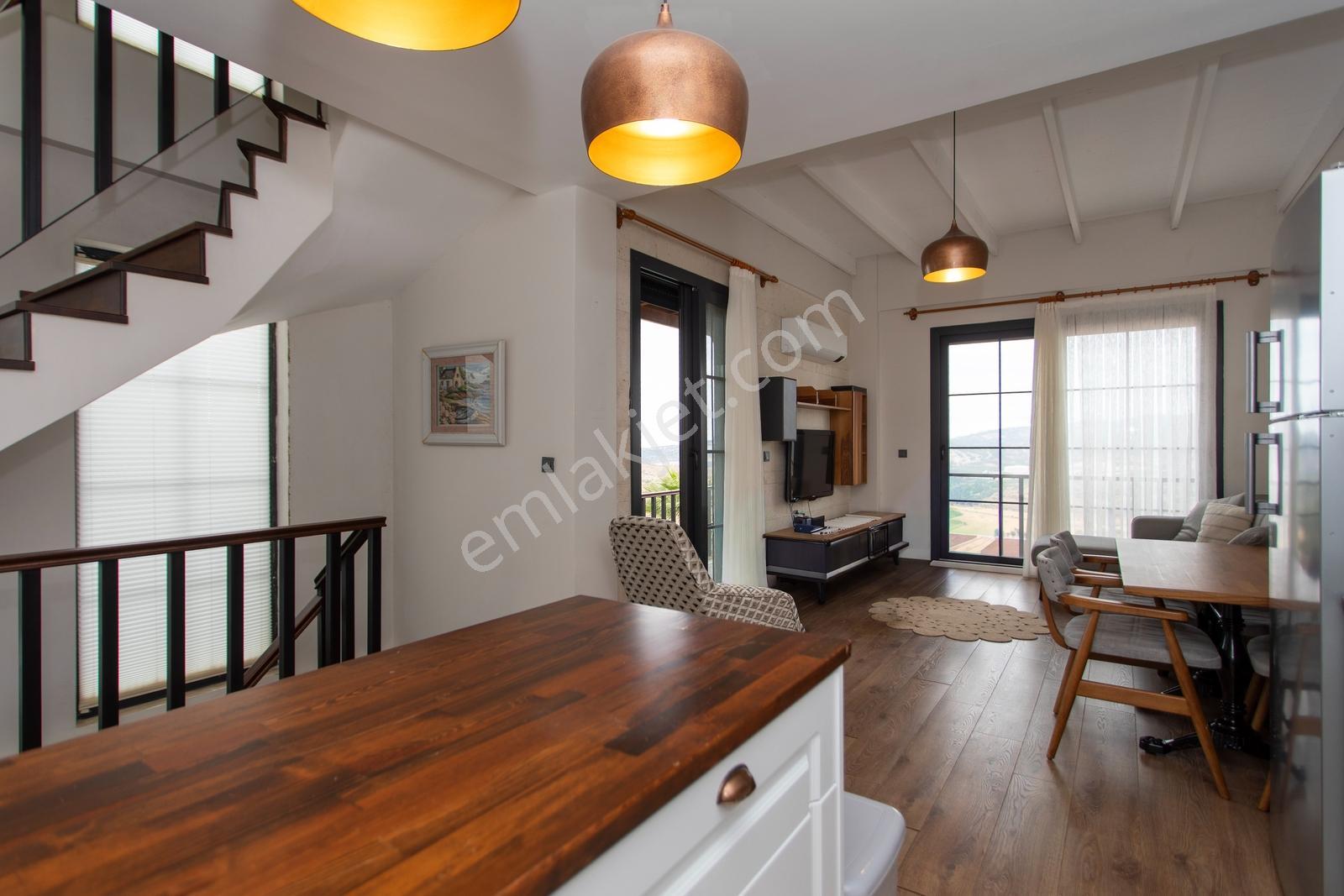 Foça Foçaköyde Havuzlu Butik Site İçerisinde Satılık 2+2 Villa — fotoğraf 8