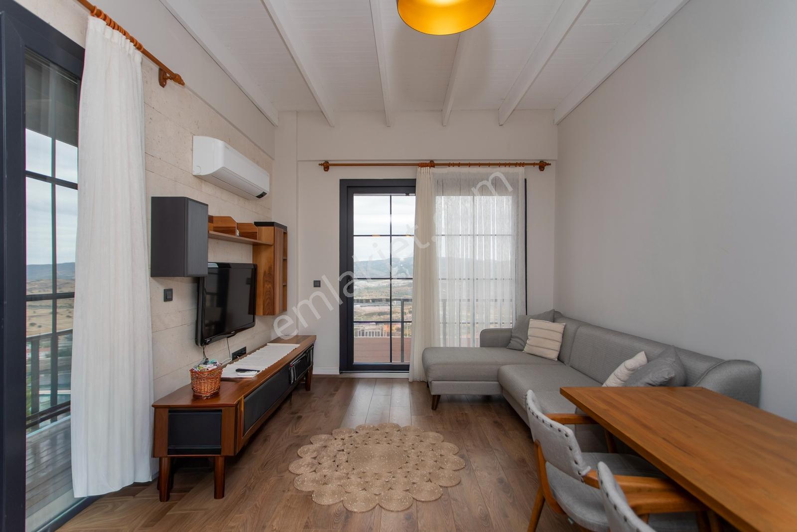 Foça Foçaköyde Havuzlu Butik Site İçerisinde Satılık 2+2 Villa — fotoğraf 10
