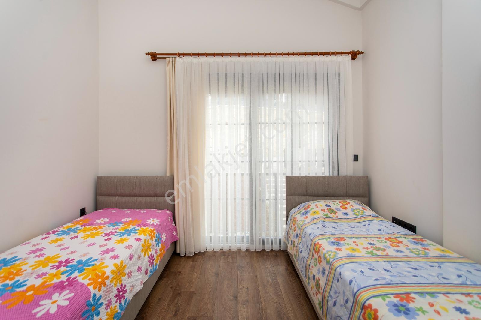Foça Foçaköyde Havuzlu Butik Site İçerisinde Satılık 2+2 Villa — fotoğraf 26
