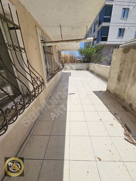 Satılık 2+1 Bahçe Kullanımlı, Kapalı Otoparklı Daire — fotoğraf 3